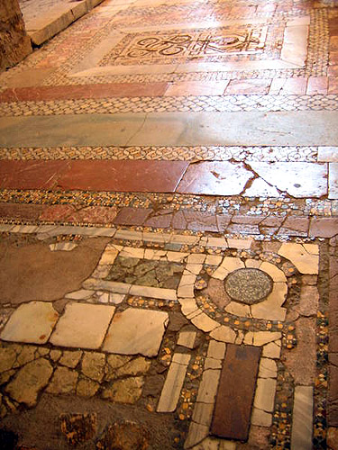 Мозаика пола церкви
святителя Николая в Мирах Ликийских