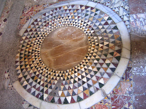 Мозаика пола церкви
святителя Николая в Мирах Ликийских